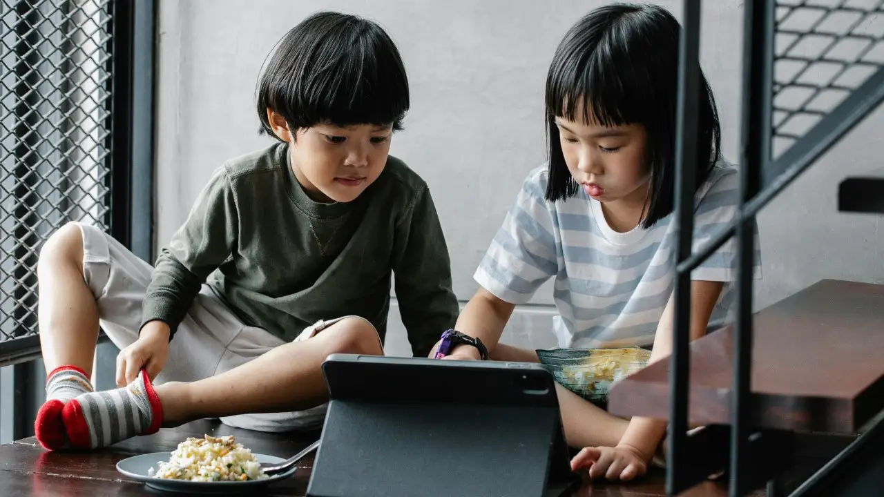 the-abcs-of-healthy-screen-time-for-your-child-inner-desktop