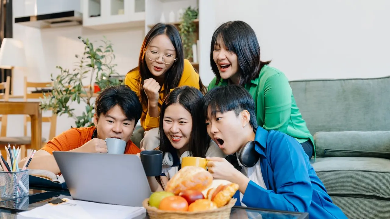 reach-out-for-support-inner-desktop